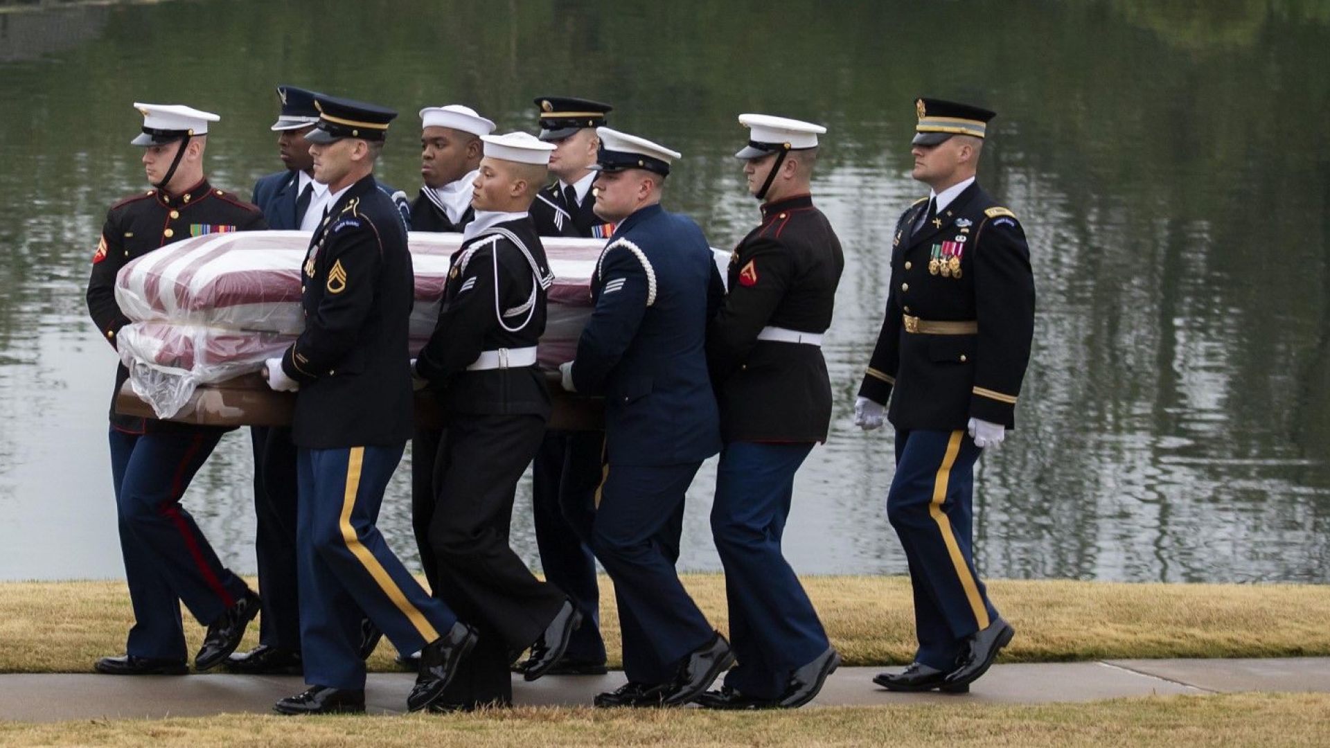 Жителите на Тексас се сбогуваха с бившия американски президент Джордж