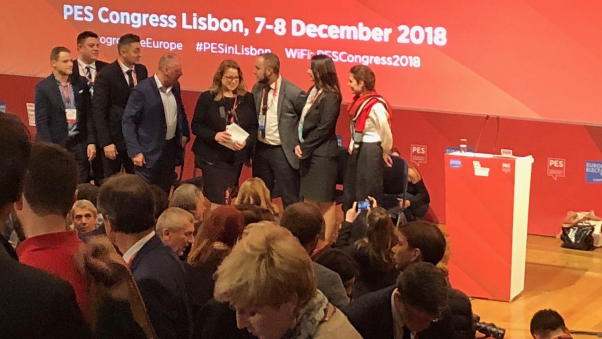 В емоционална реч си пред конгреса на ПЕС в Лисабон на