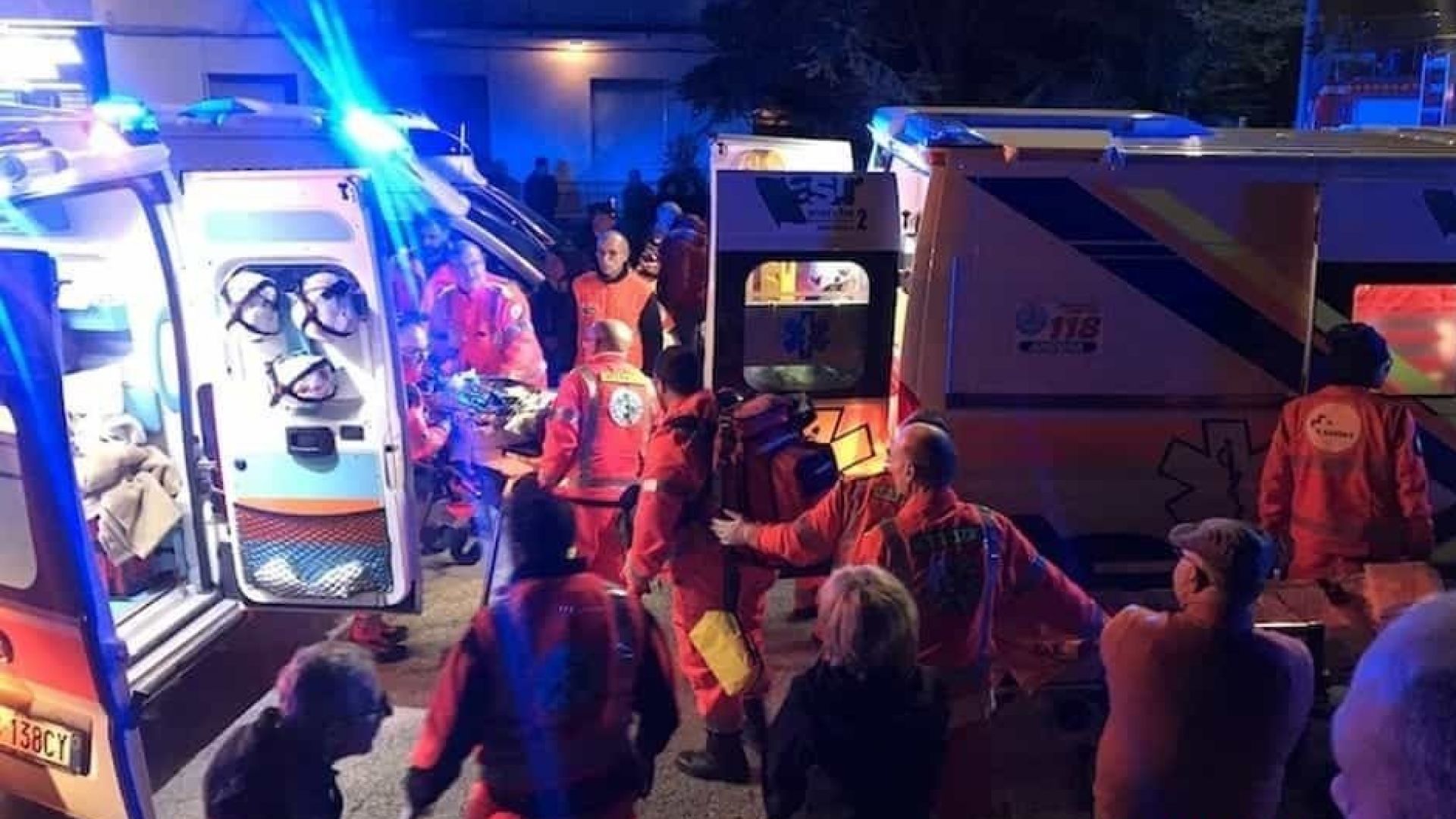 6 жертви и над 120 ранени при паника в нощен клуб в Италия (видео+снимки)
