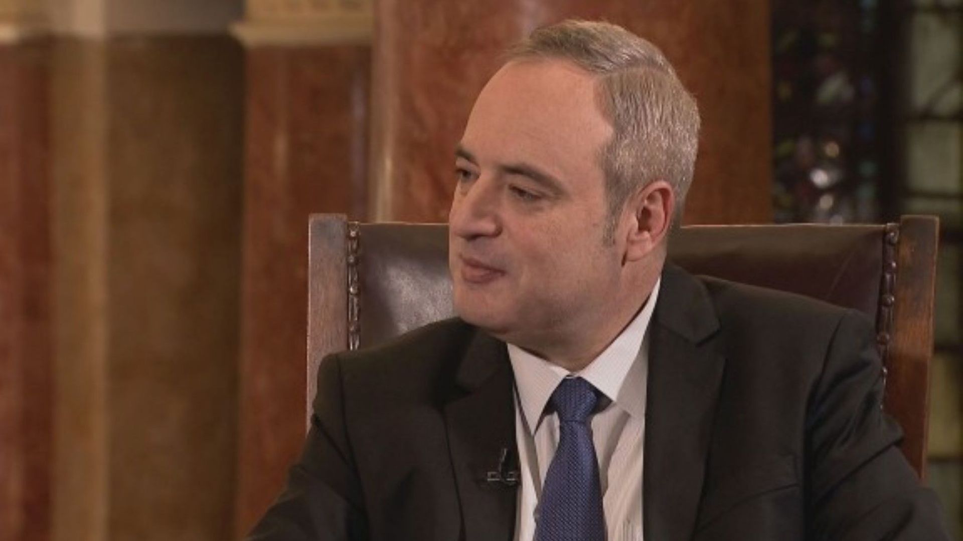 Трансформацията поражда неяснота оттам напрежение защото болница Лозенец е