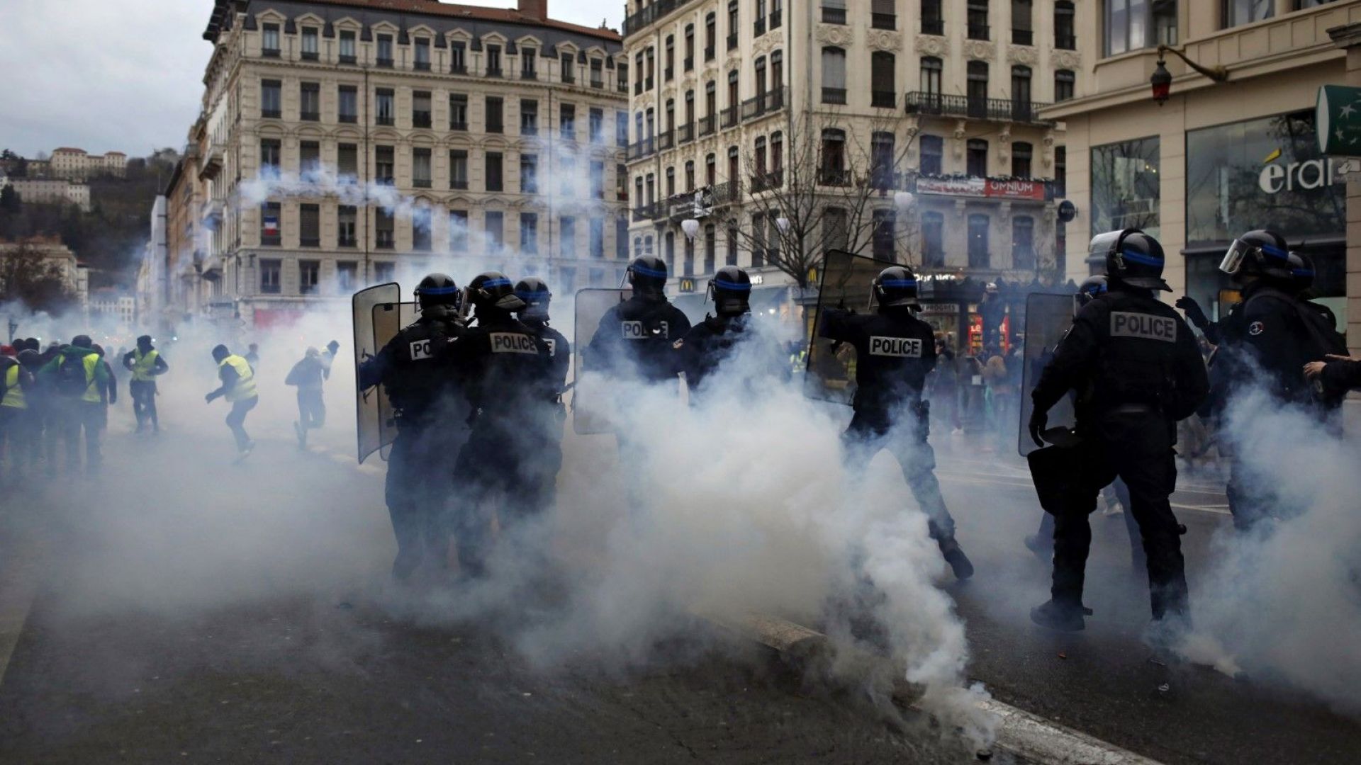 Активисти на протестното движение на жълтите жилетки във Франция призоваха