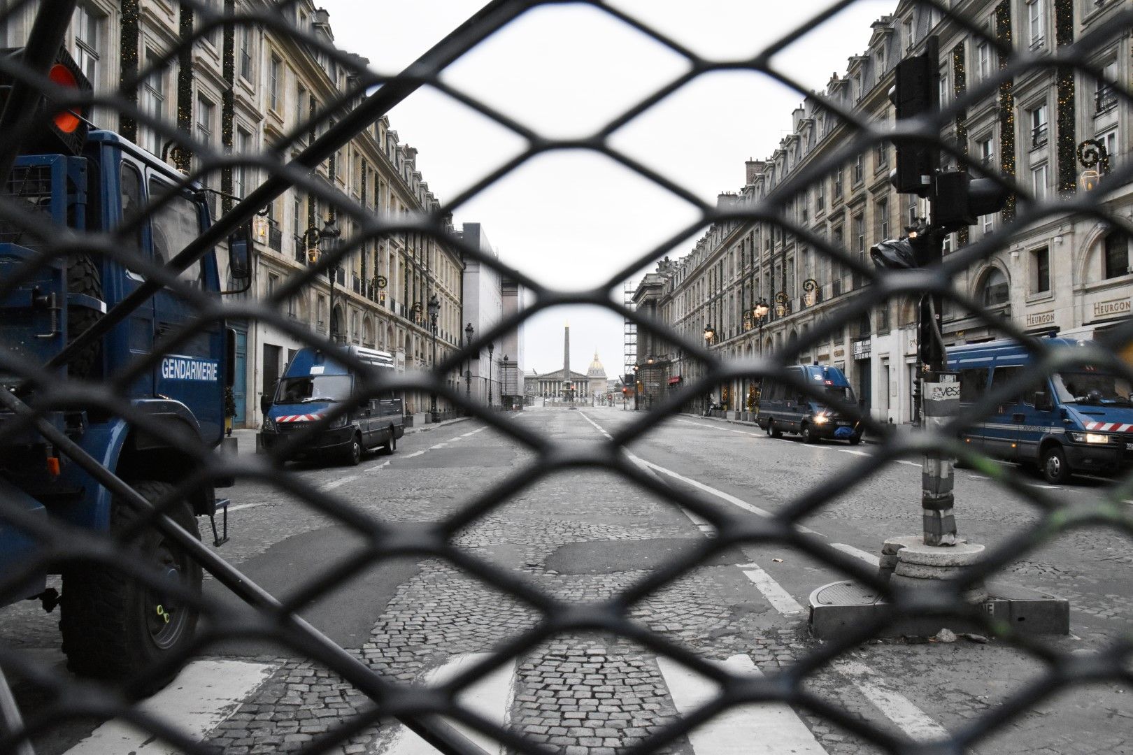 Затворени улици в Париж