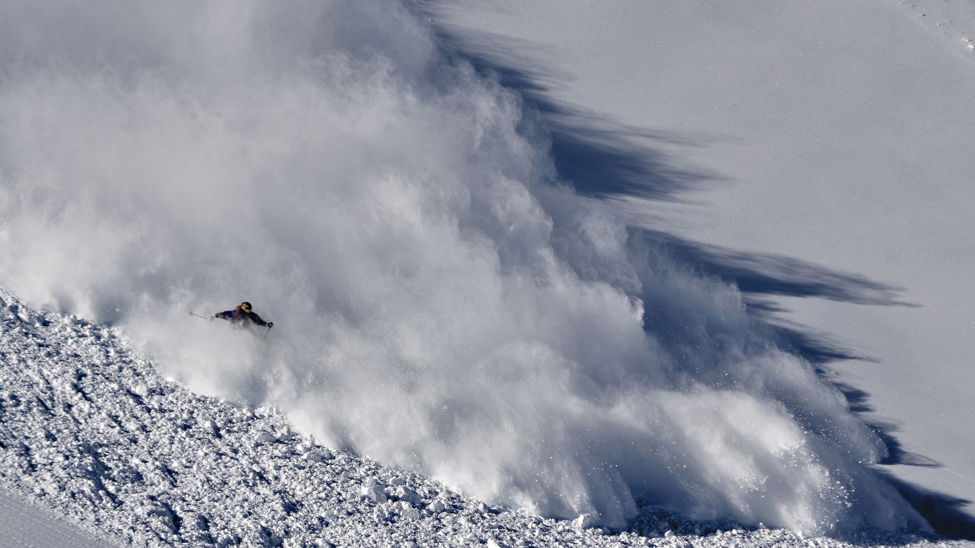 Търсят четирима скиори, пометени от лавина в Норвегия
