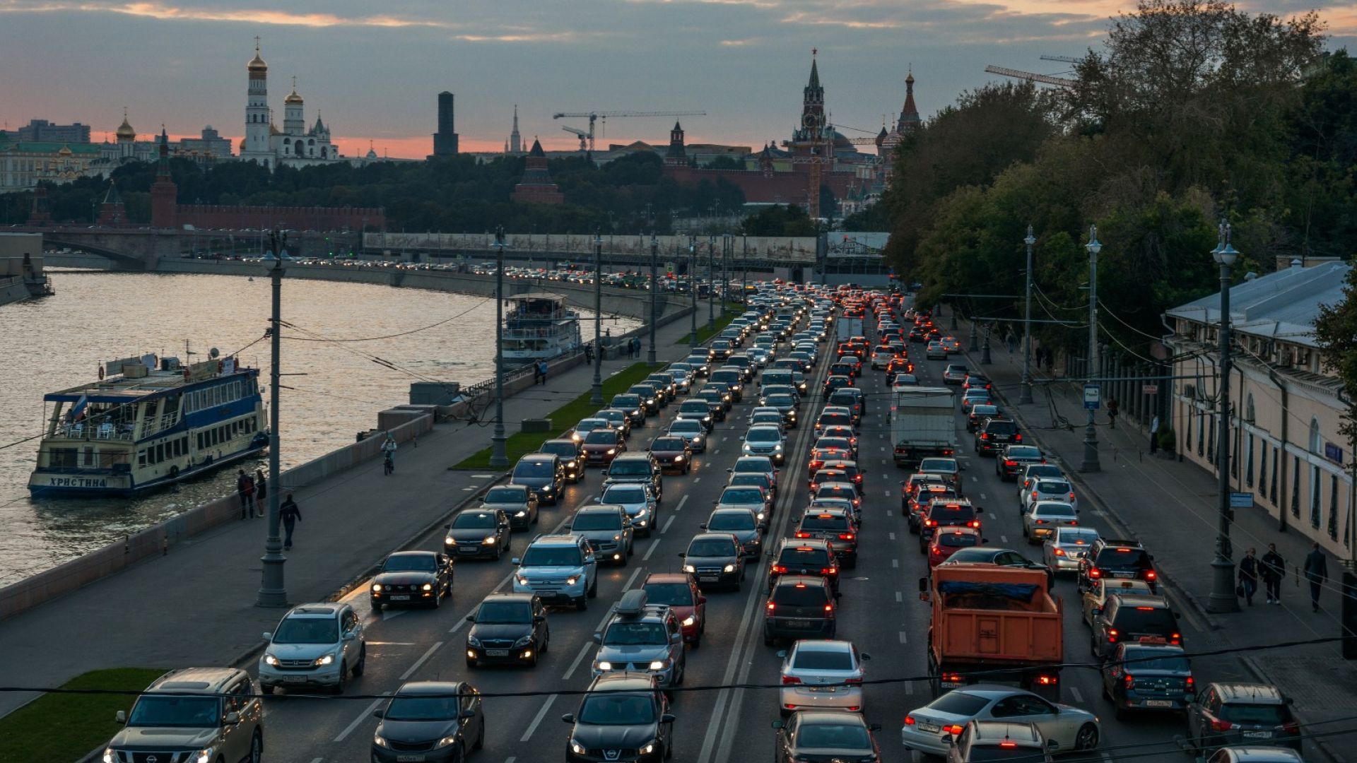 Десетки хиляди жители на Москва прибягват до споделяне на коли