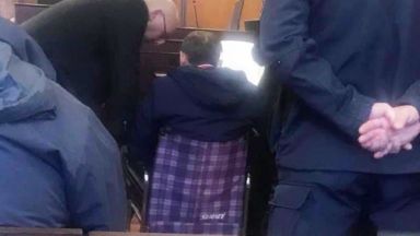  Миню Стайков с инвалидна количка в съда, измършавял 10 кг 