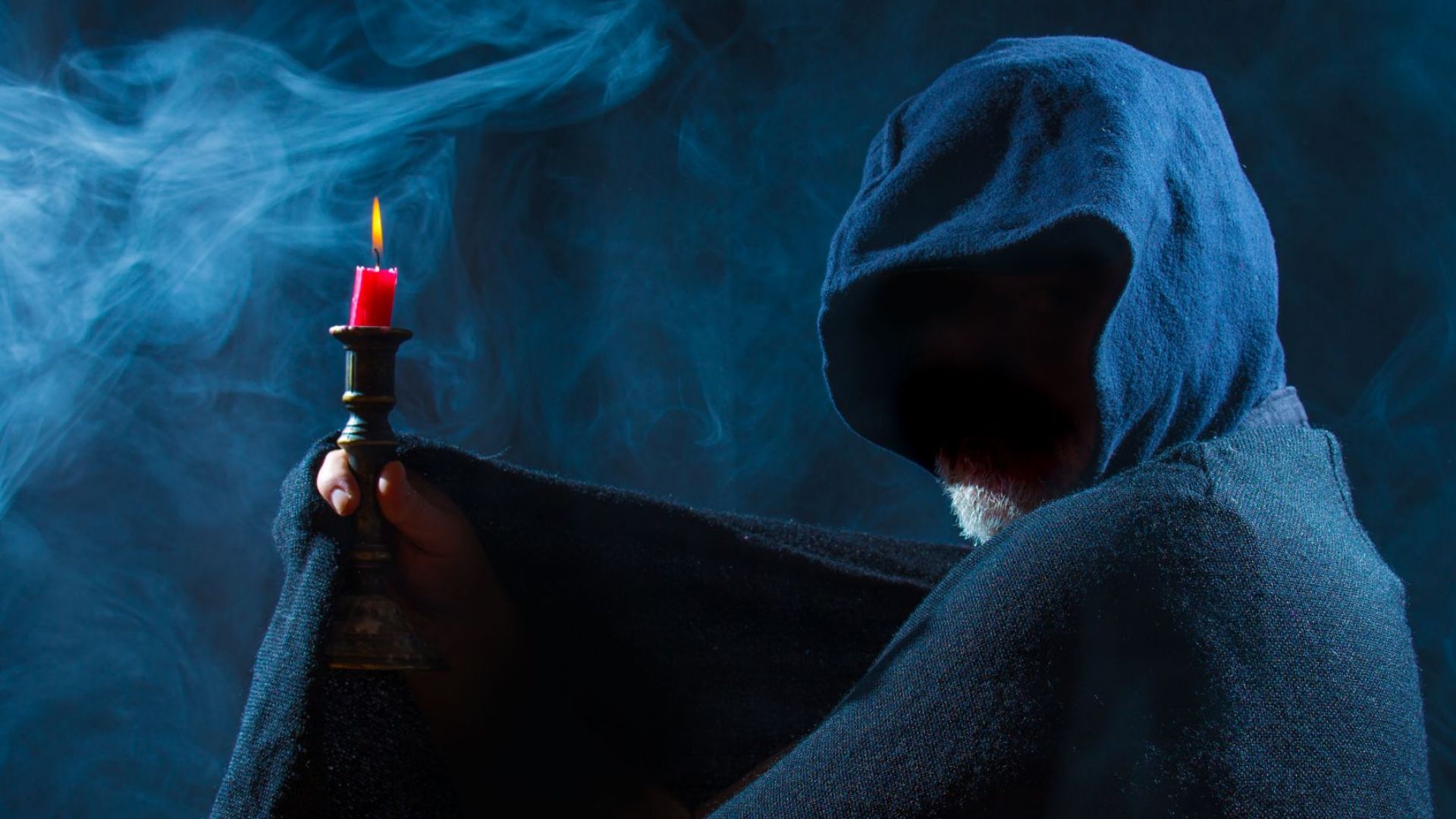 Двама съпричастни към крупна измама са задържани от криминалисти на