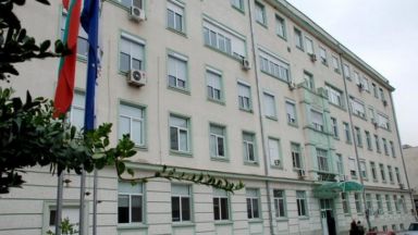 Медицински одитори влизат в болницата в Сливен където 15 годишно момиче