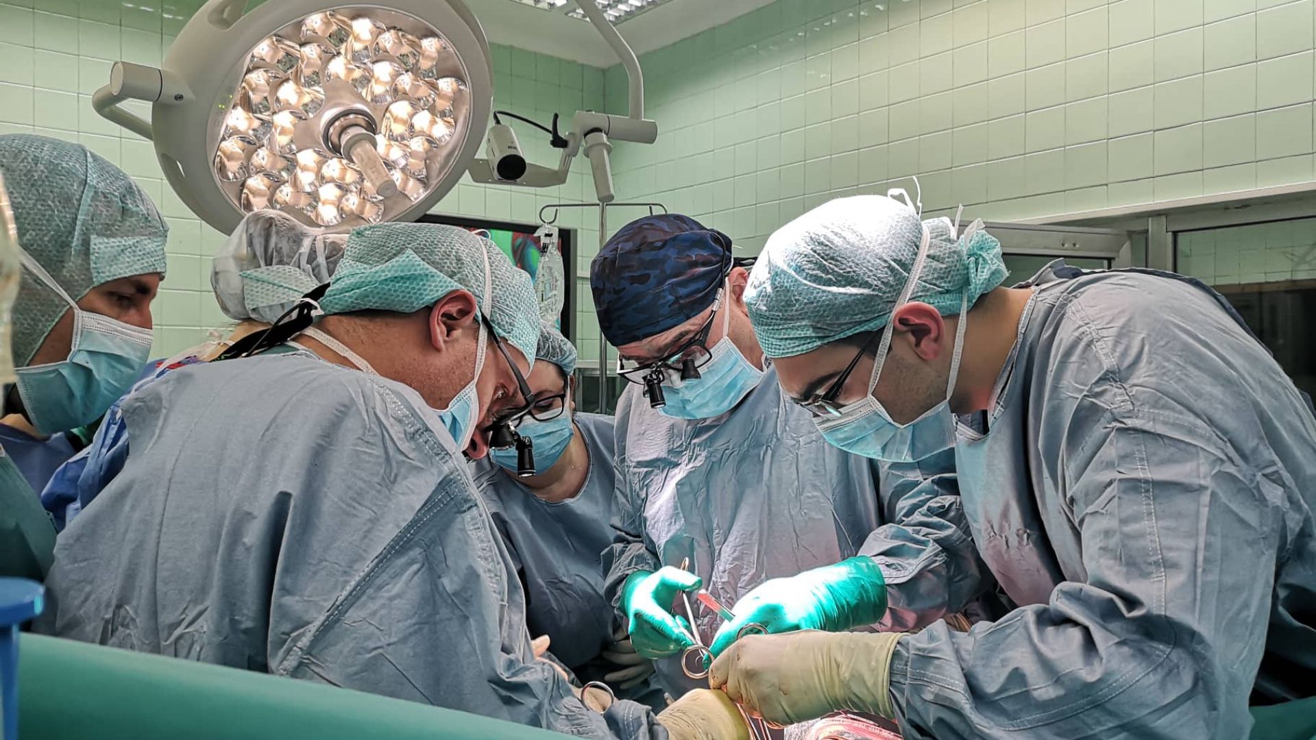 Специалисти от Военномедицинска академия (ВМА) направиха втора чернодробна трансплантация в