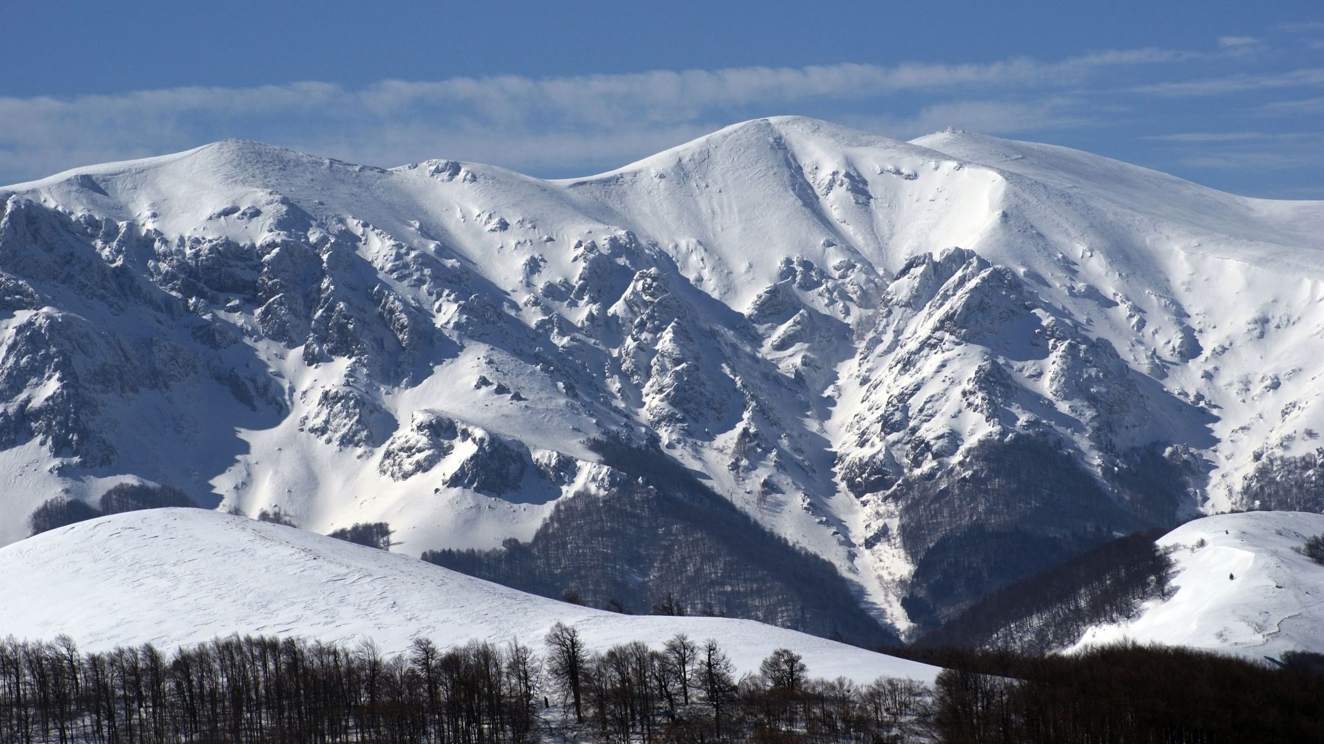 30 планински спасители втори ден провеждат акция по издирването на