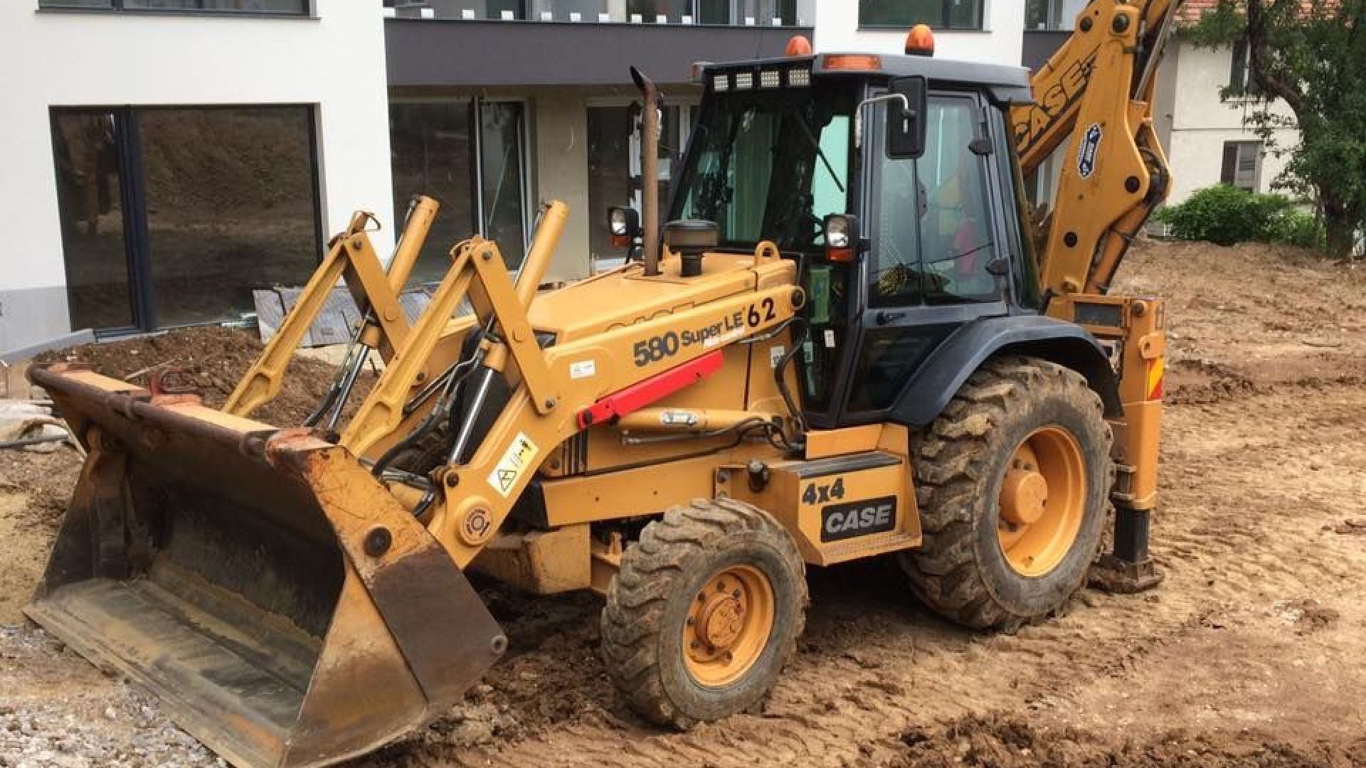 Багер е бил откраднат от двора на Александровска болница в