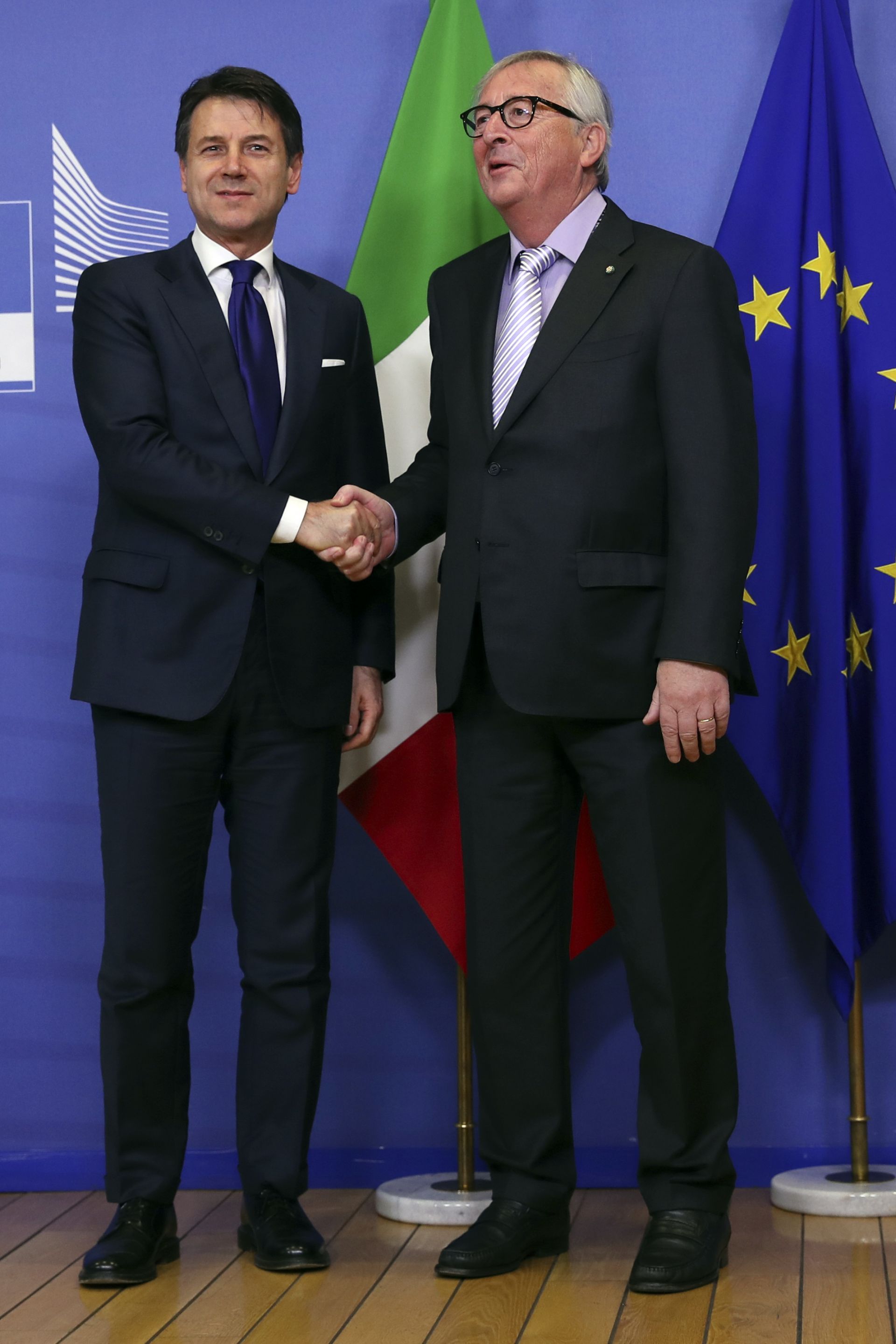 Италия предложи на Европейската комисия да намали своя бюджетен дефицит догодина от 2,40 процента до 2,04 процента от брутния вътрешен продукт