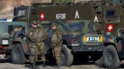 НАТО изпраща допълнителни сили в Косово