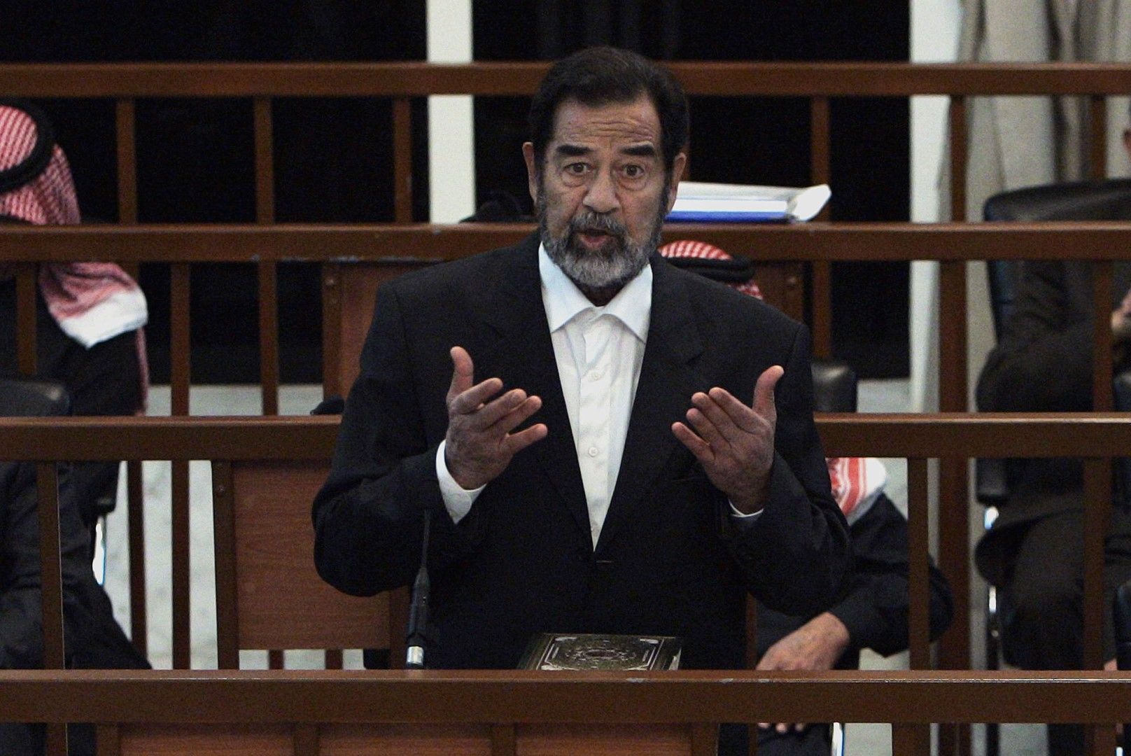 Саддам Хюсеин пред съда