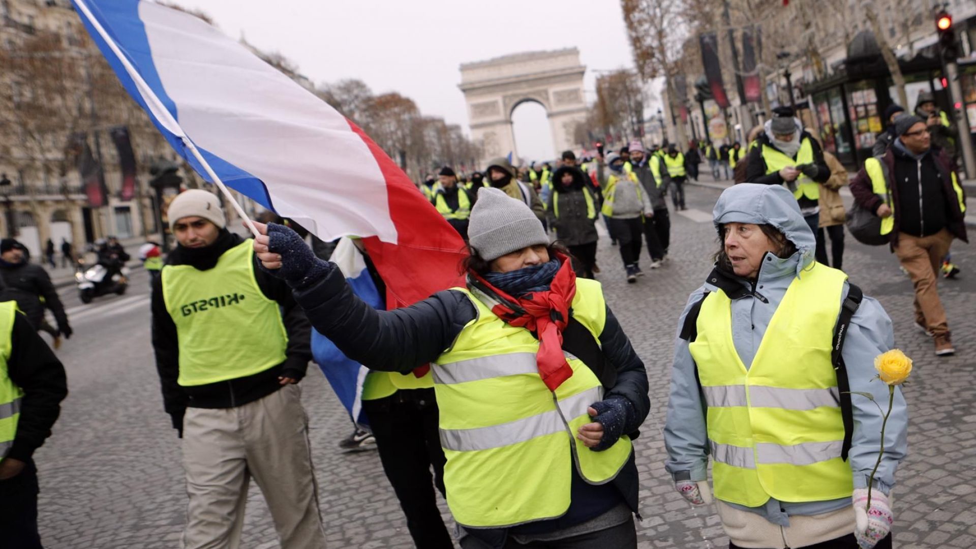 “Жълтите жилетки“ започнаха да се събират в Париж