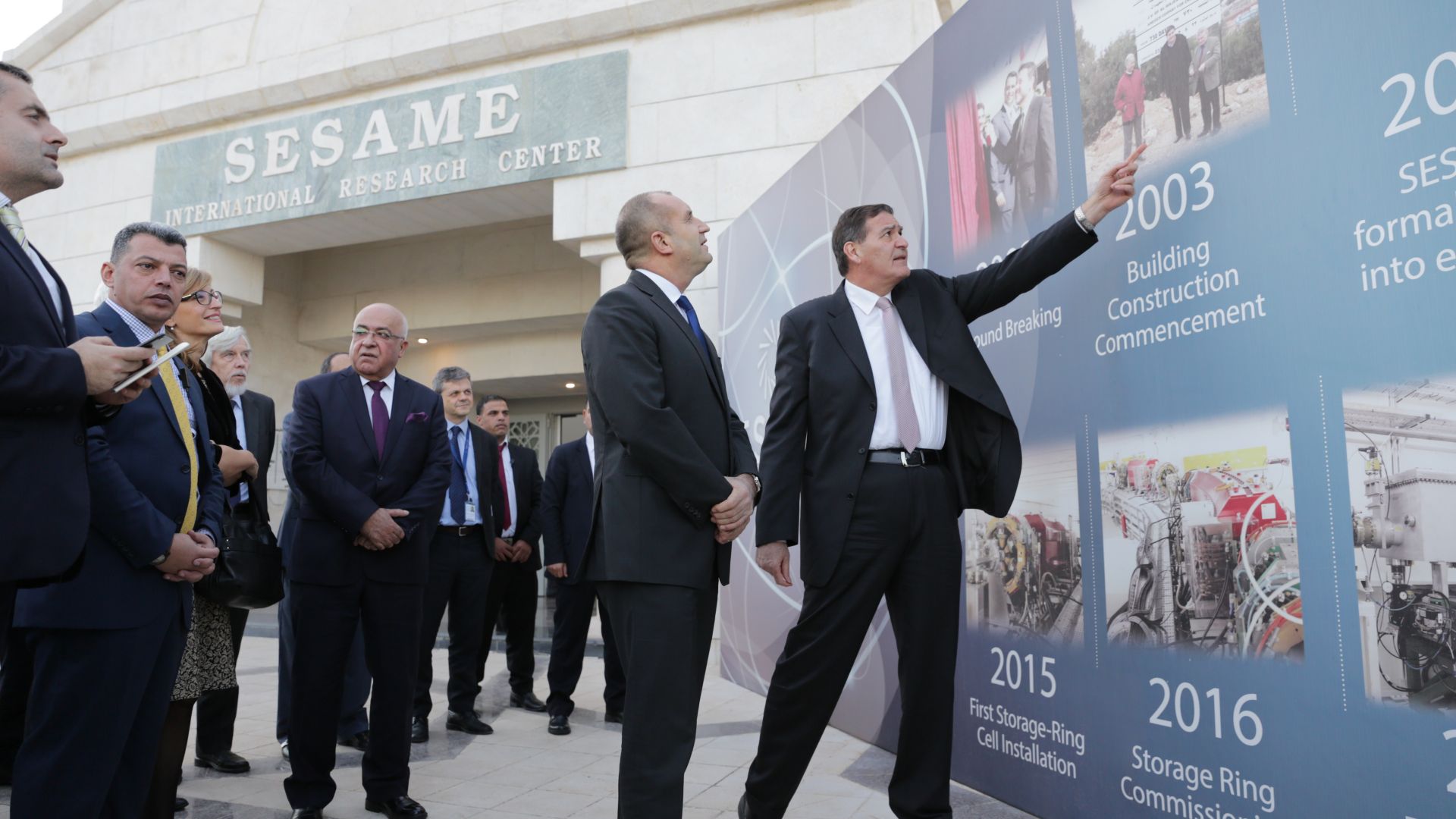 SESAME е едно невероятно съоръжение което показва че когато няколко