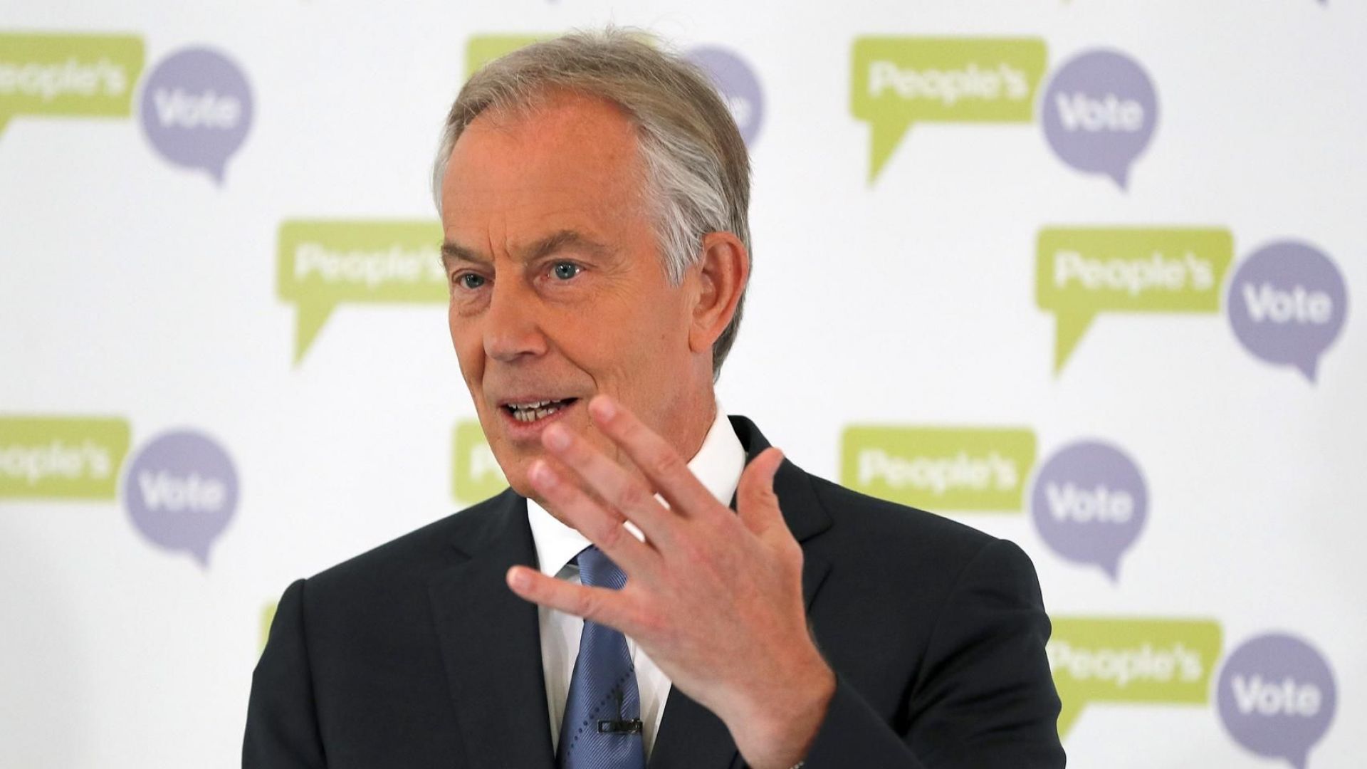 Британската министър председателка Тереза Мей обвини днес бившия премиер лейбърист Тони