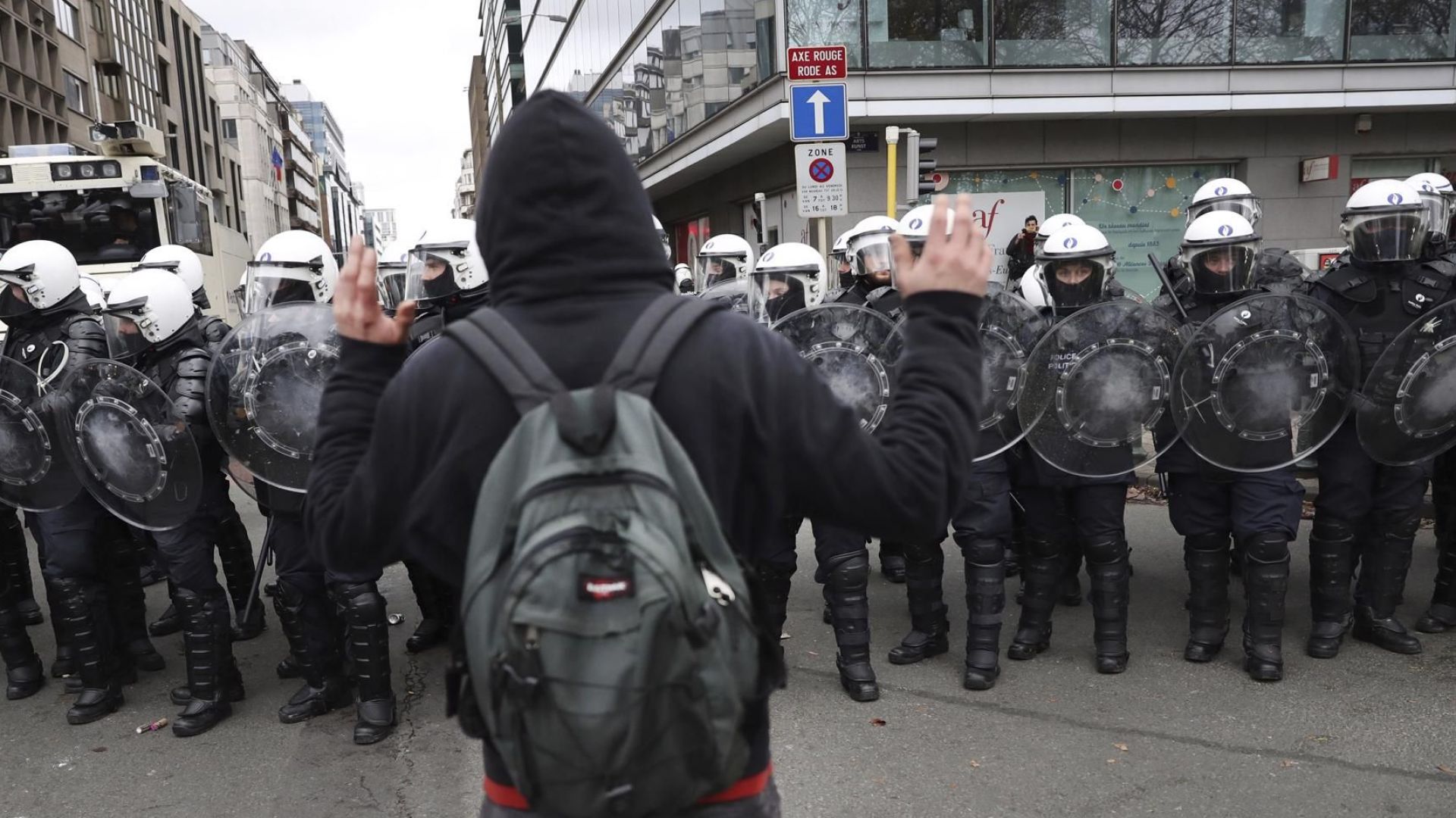 Белгийски крайнодесни активисти влязоха днес в сблъсъци с полицията в