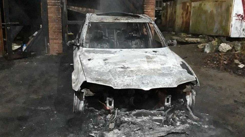 Колите са унищожени напълно