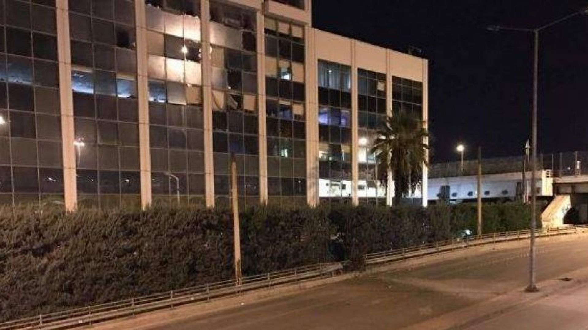 Взривно устройство избухна през изминалата нощ близо до сградата на