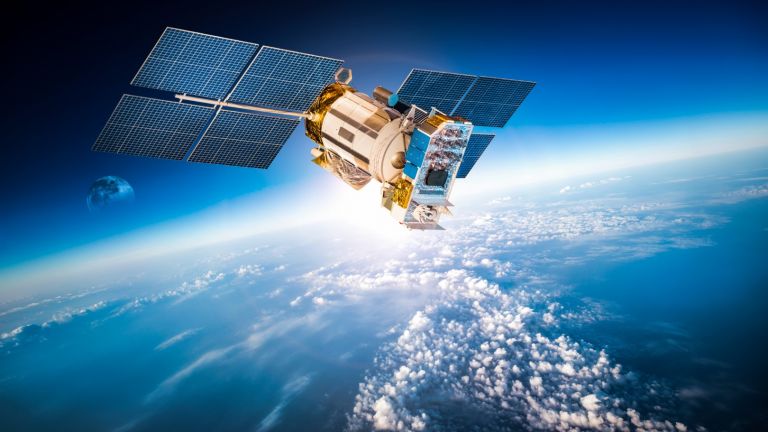 Новата космическа надпревара е за изграждането на планетарен сателитен интернет
