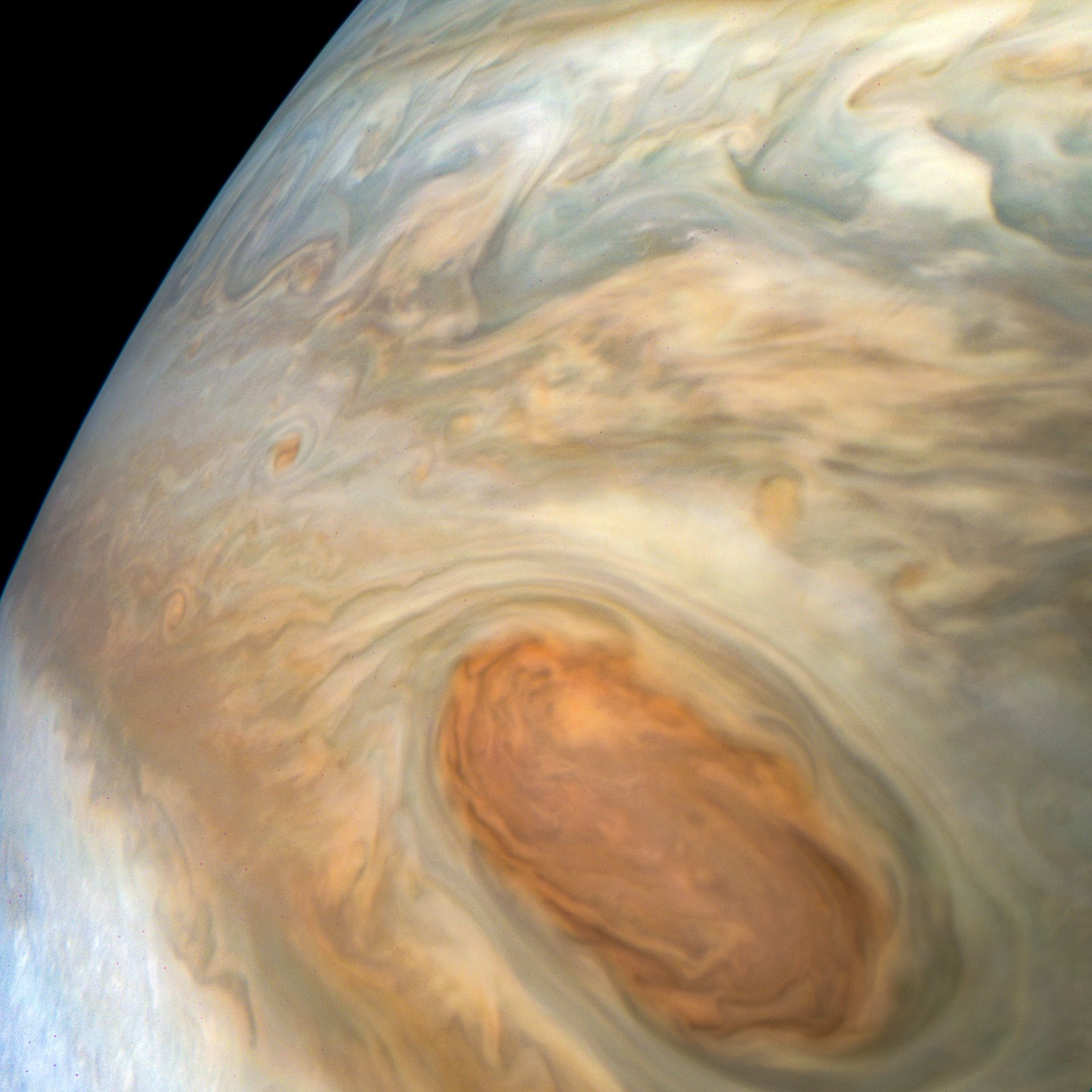 Голямото червено петно на Юпитер