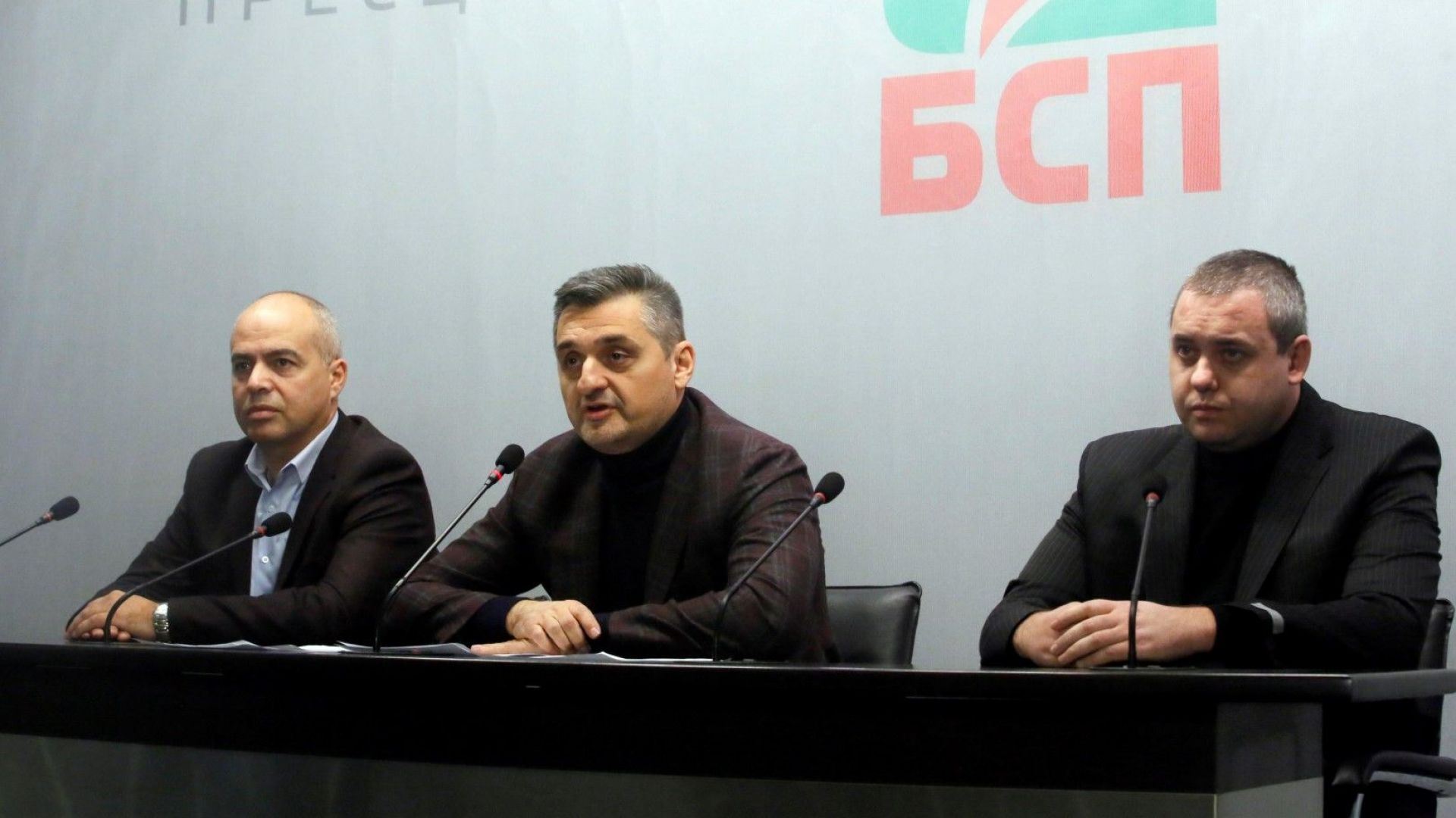 Депутатът от БСП Кирил Добрев нападна колежката си от ГЕРБ