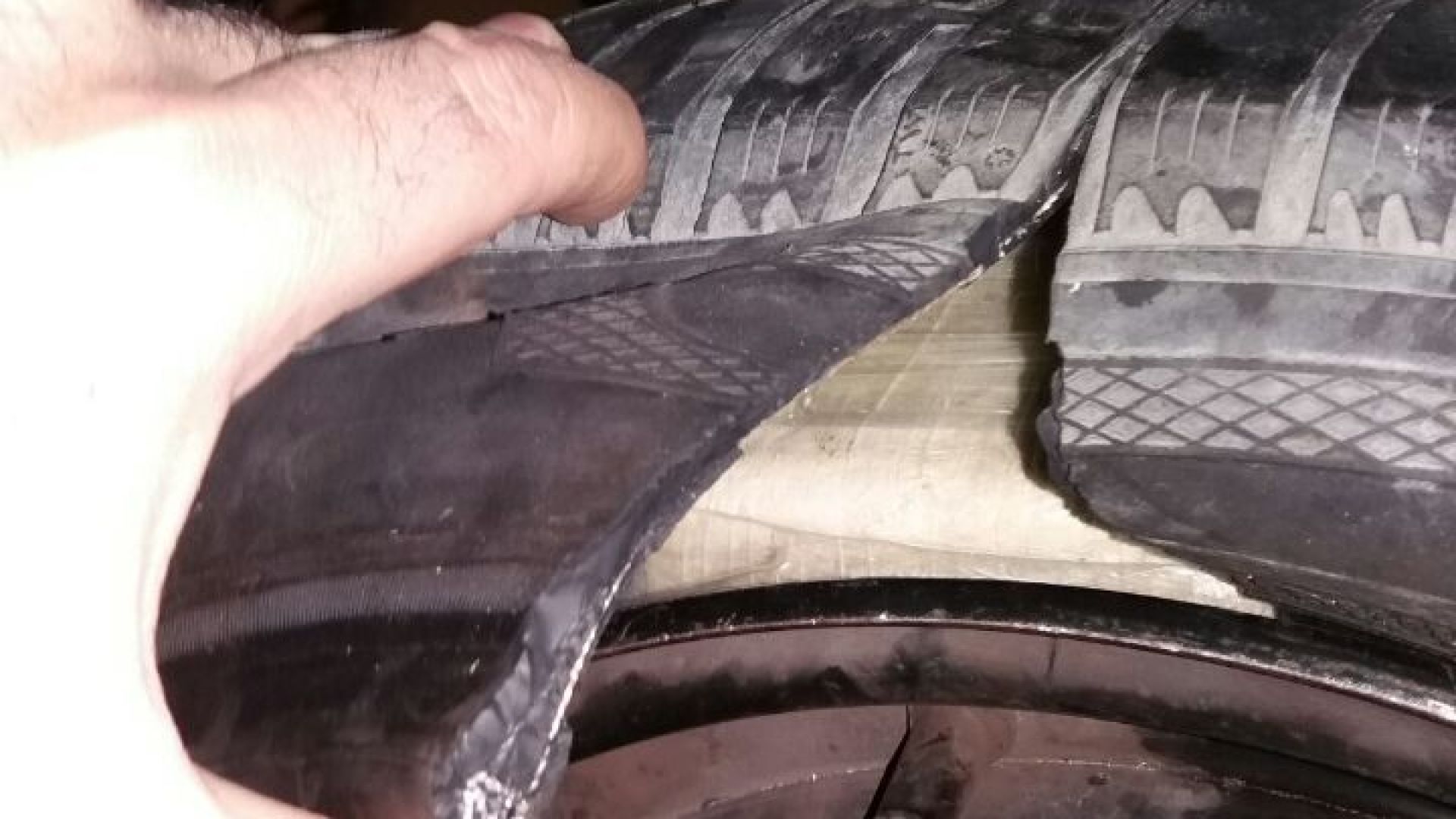 Над 10 кг хероин в резервна гума на лек автомобил