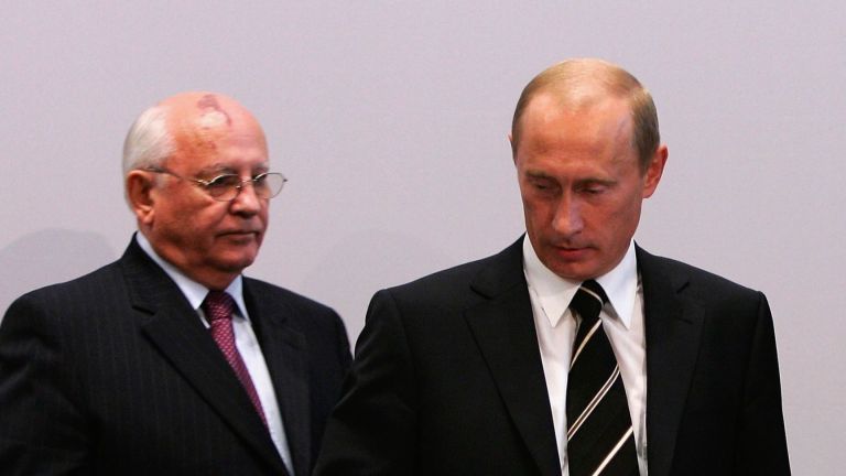 Руският президент Владимир Путин поздрави последния съветски лидер Михаил Горбачов