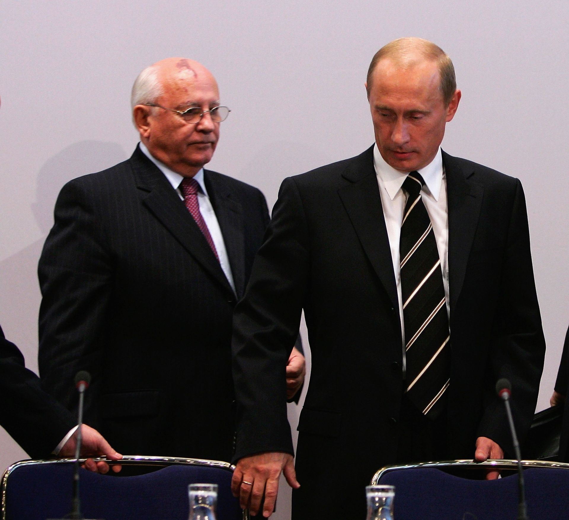 С Владимир Путин