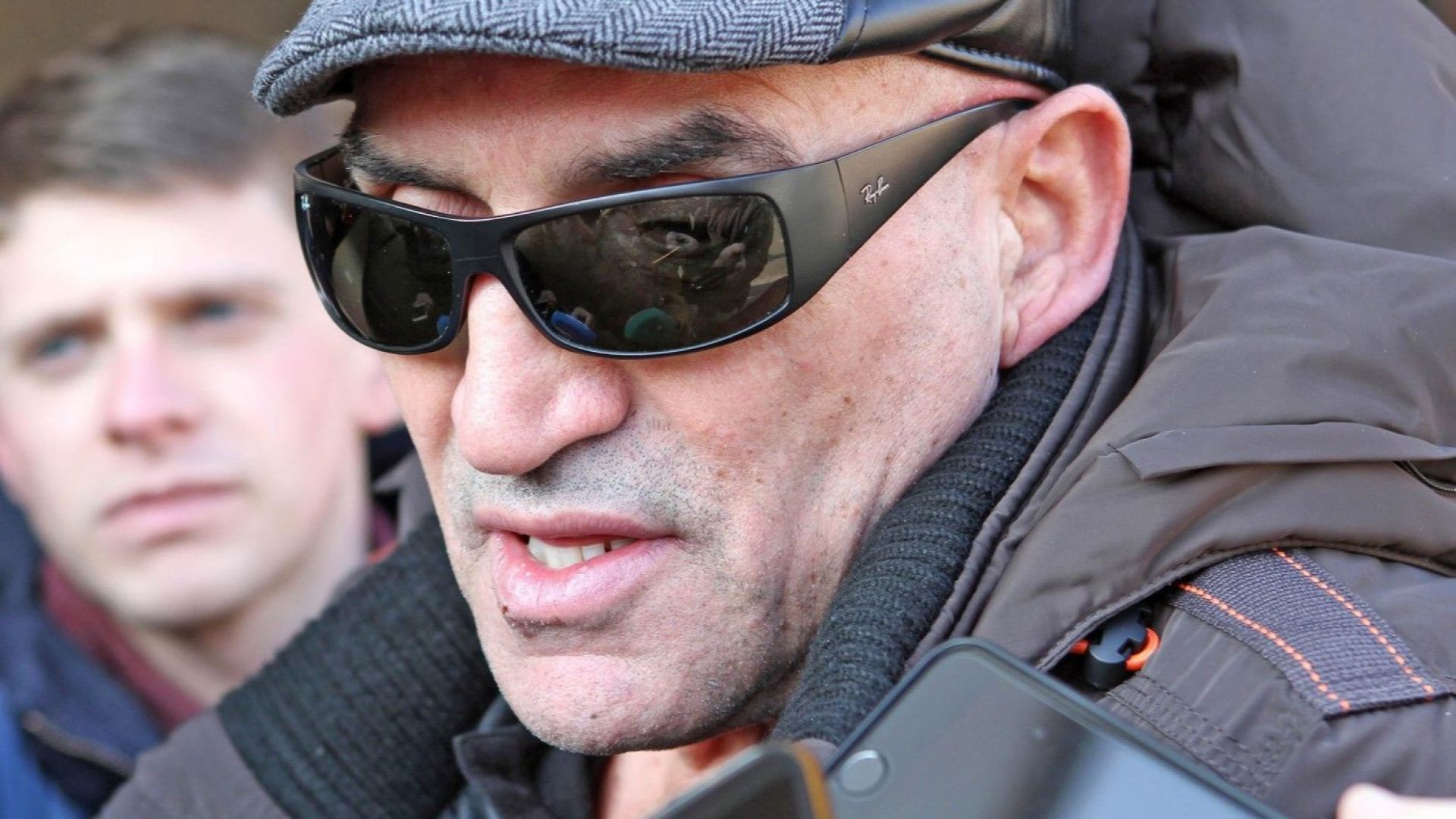 Виж още Чоков с патерици в съда Престъпление ли е