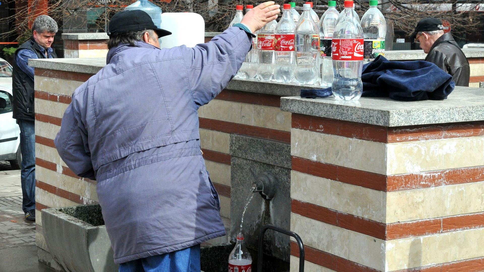 Граждани протестират в защита на минералните извори и бани в