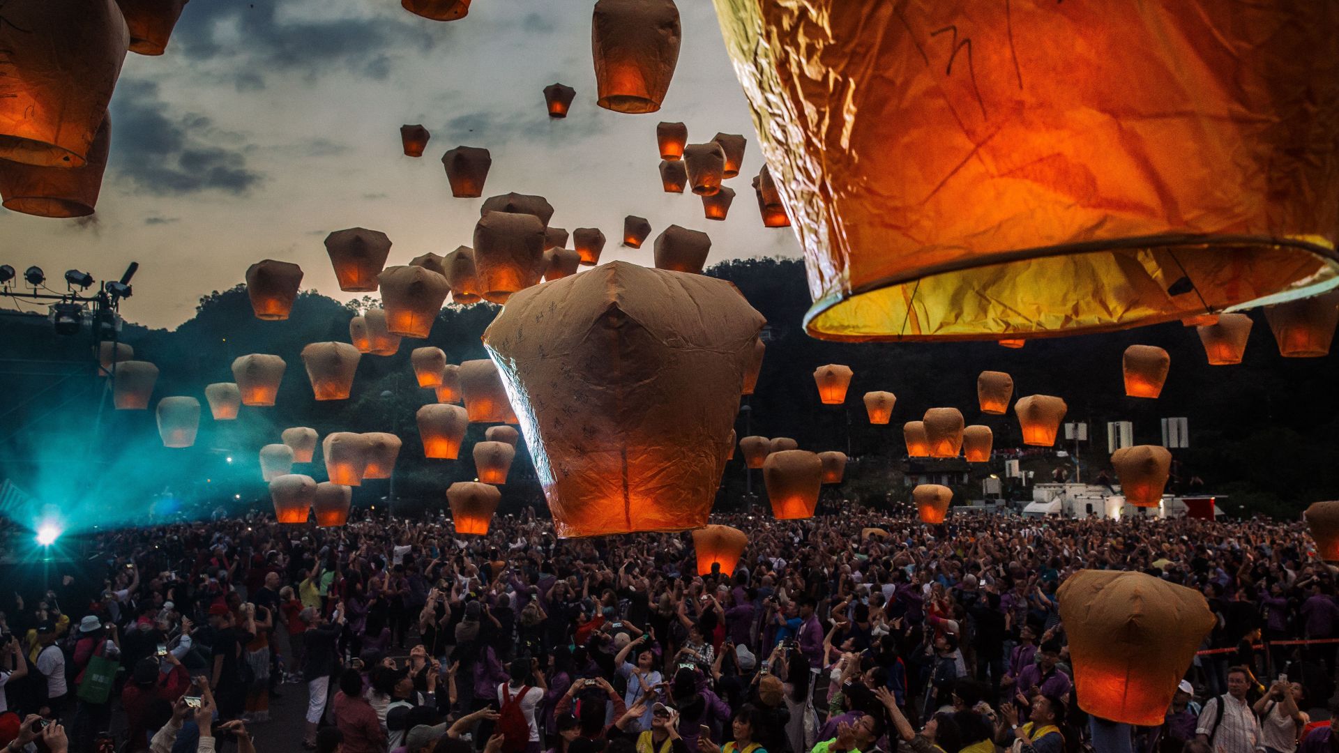 Най-масовото пътуване в света започна: Китай посреща Лунната нова година