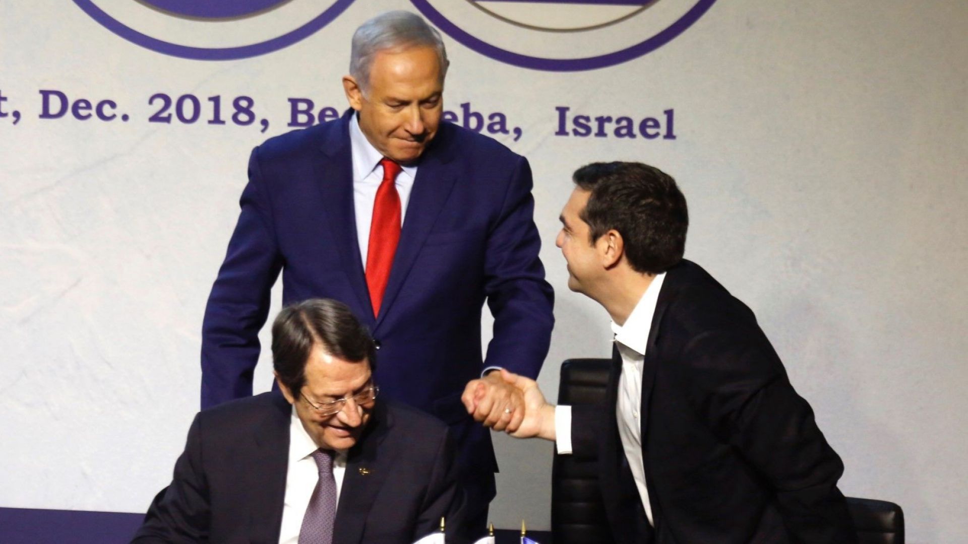 Изграждането на Източносредиземноморския газопровод от Източното Средиземноморие през Гърция към