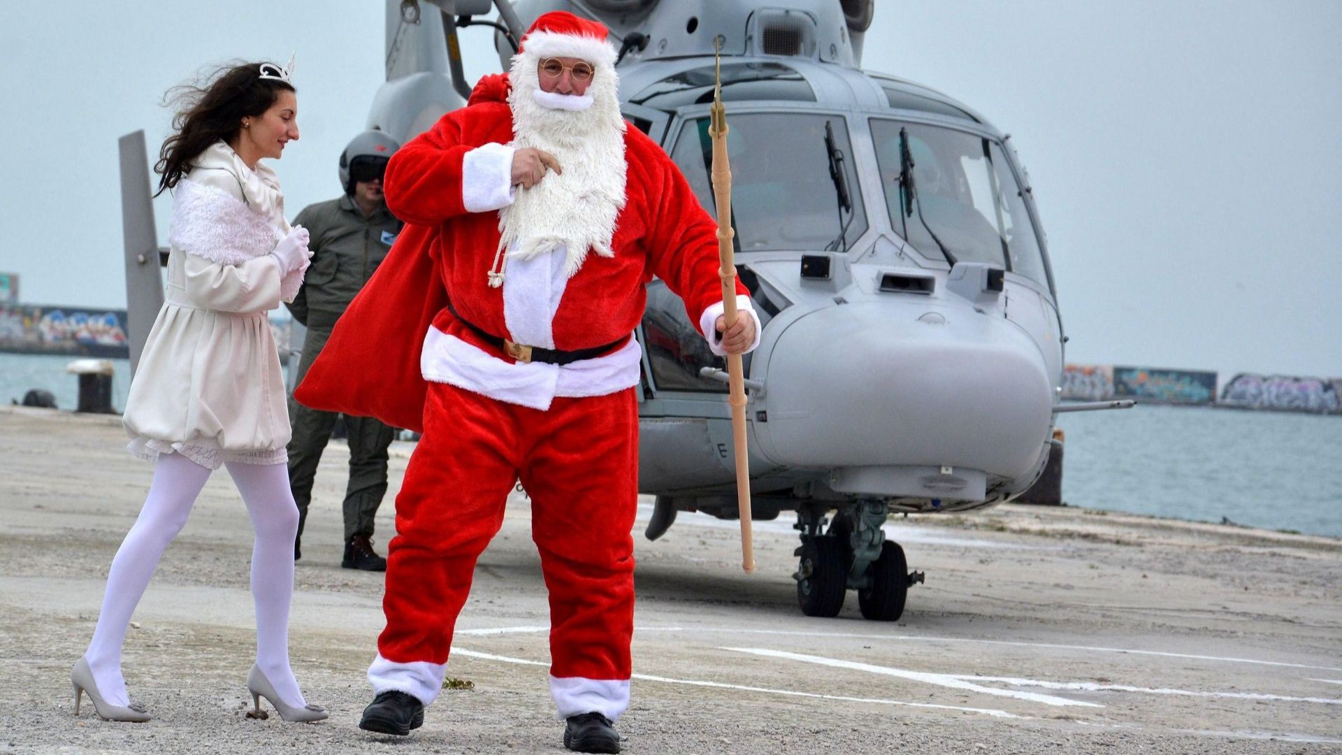 Дядо Коледа и Снежанка пристигнаха с редовен полет от Лапландия