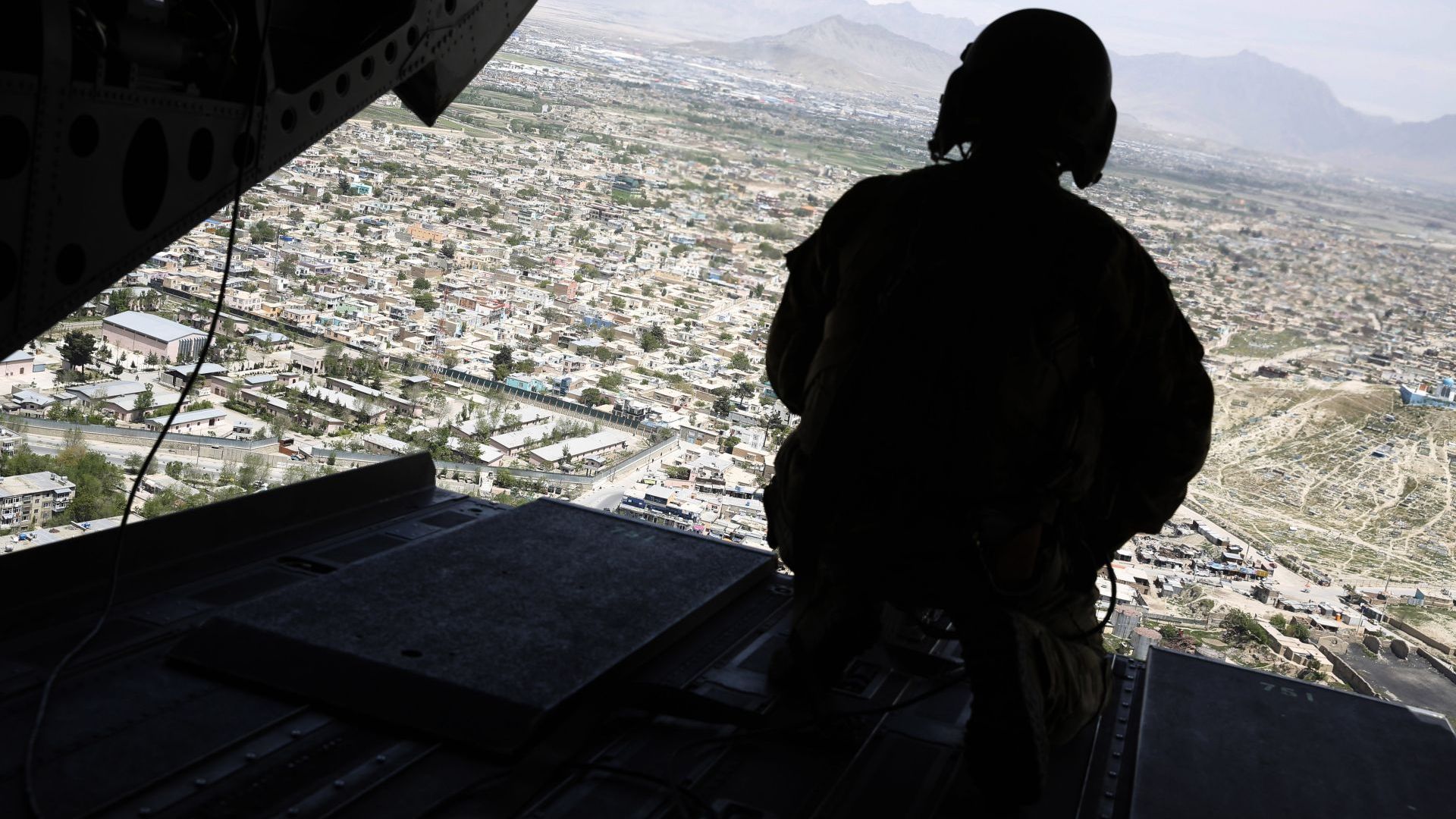 Президентът на САЩ Доналд Тръмп изтегля значителен брой войници от