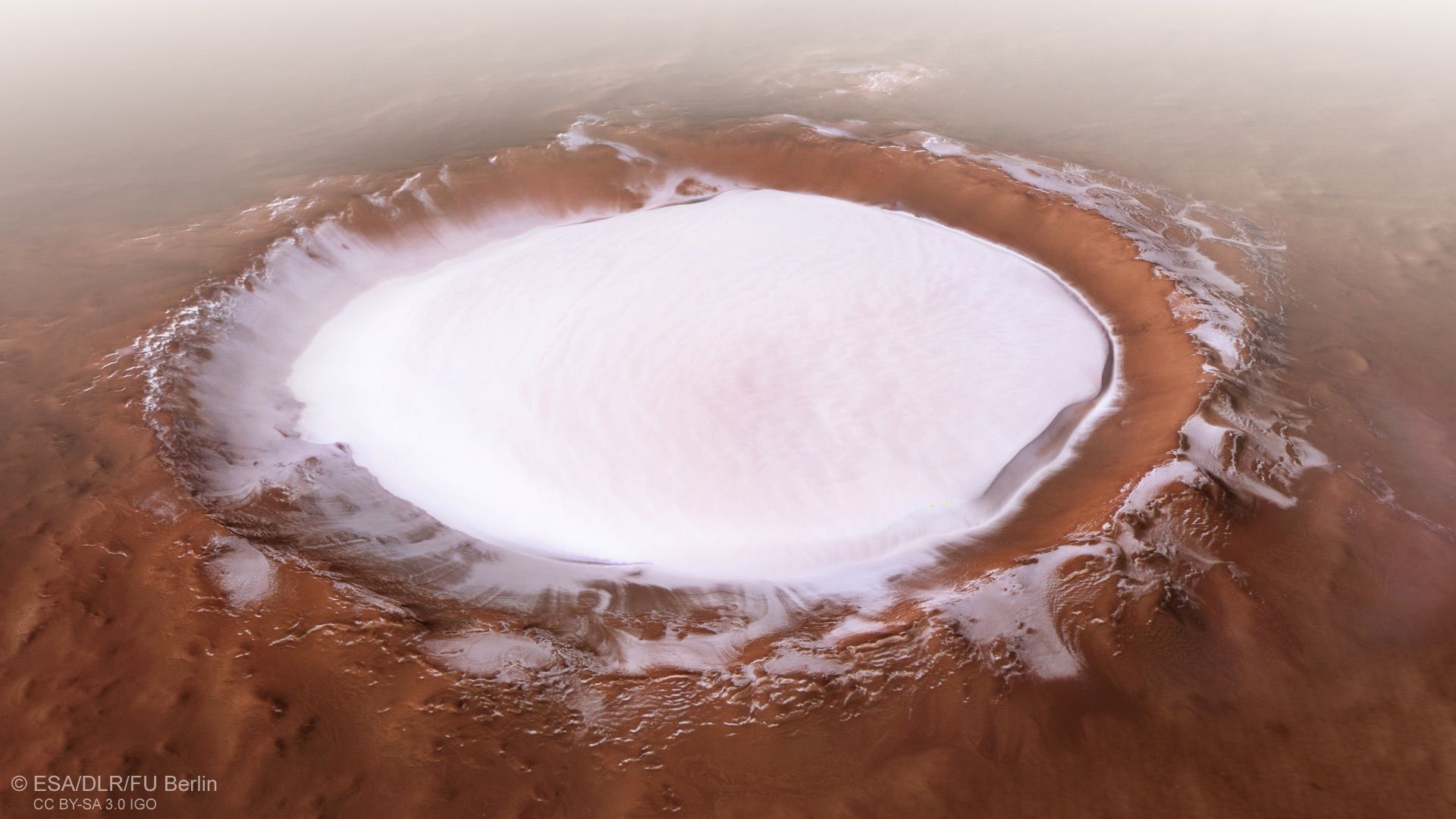 Заснеха ледено езеро на Марс