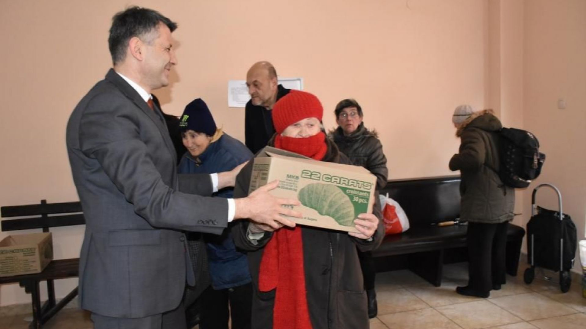 2060 възрастни пловдивчани потребители на услугата Топъл обяд бяха зарадвани