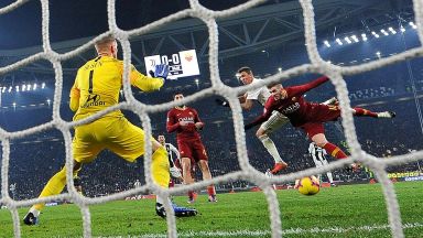 Манджукич отново е героят за Юве в дерби