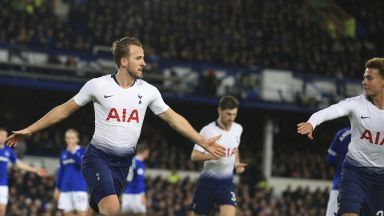 Тотнъм се развихри в Ливърпул и унижи "карамелите"