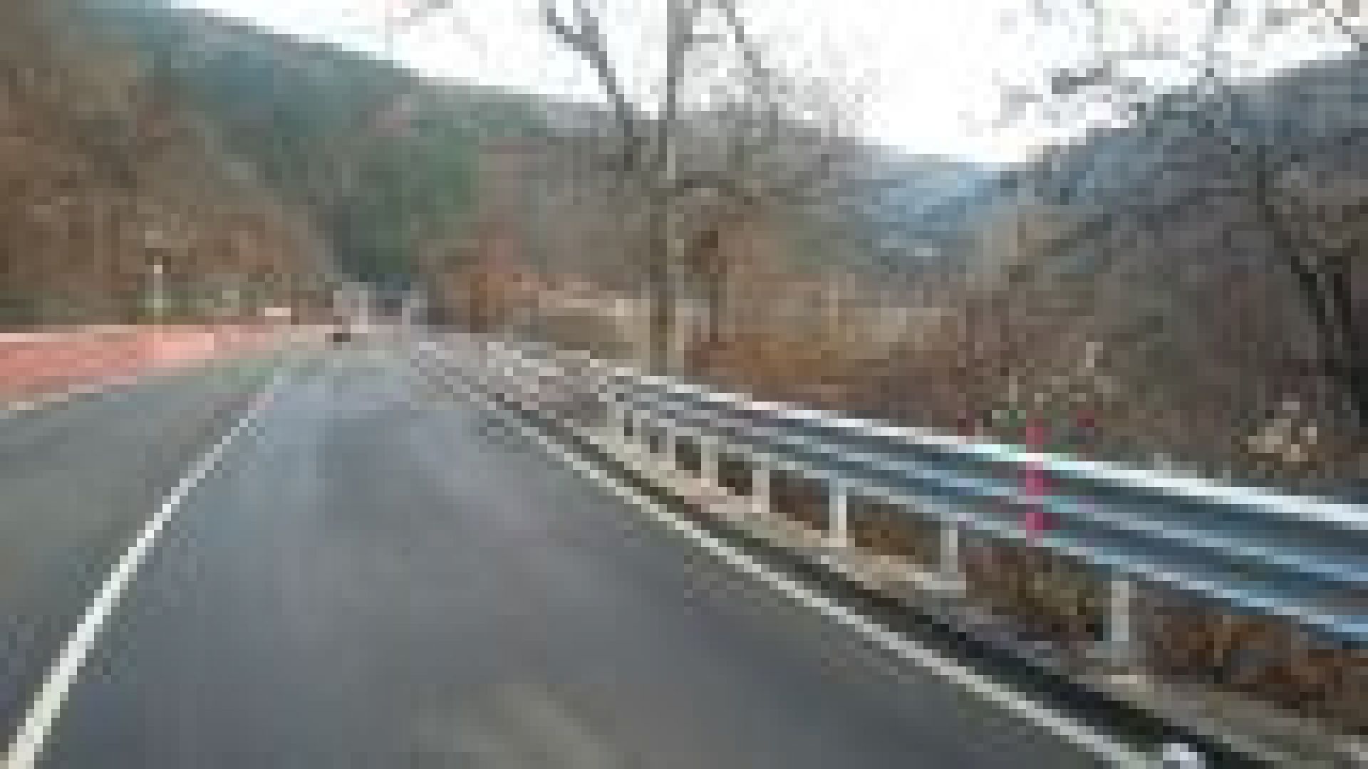 Монтираните мантинели в участъка на пътния инцидент край Своге са