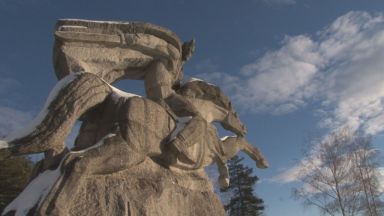 Родолюбиви българи спасиха паметника на Бенковски в Копривщица