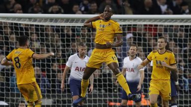 "Вълците" смълчаха "Уембли" и приземиха Тотнъм