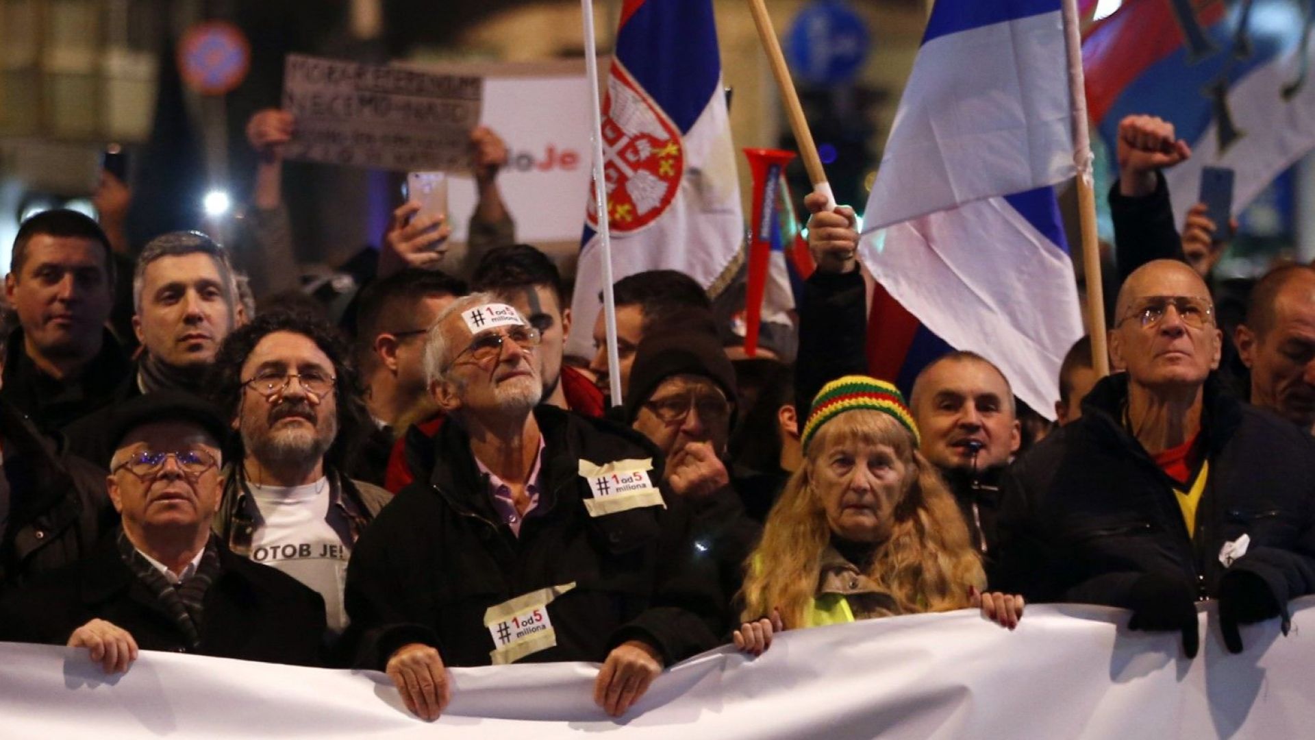 Десетки хиляди сърби протестираха срещу Вучич четвърта поредна събота