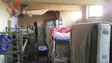 Снимки показаха мизерията от затвора в Пазарджик (видео)
