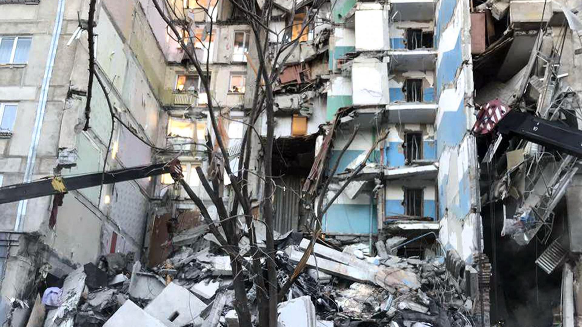 Студовете и рискът от по нататъшно разрушаване на сградата в руския