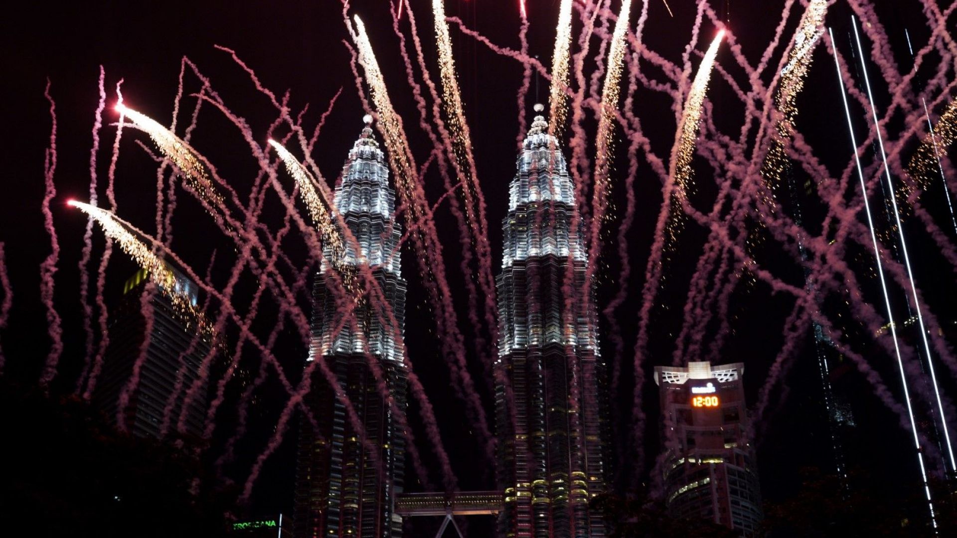 След Океания и Азия започна да навлиза в Новата 2019