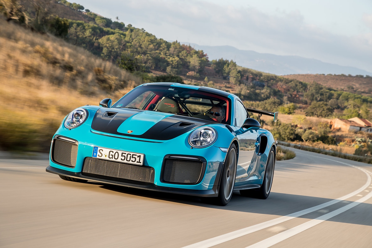 9700 евро бонус за всички в Porsche