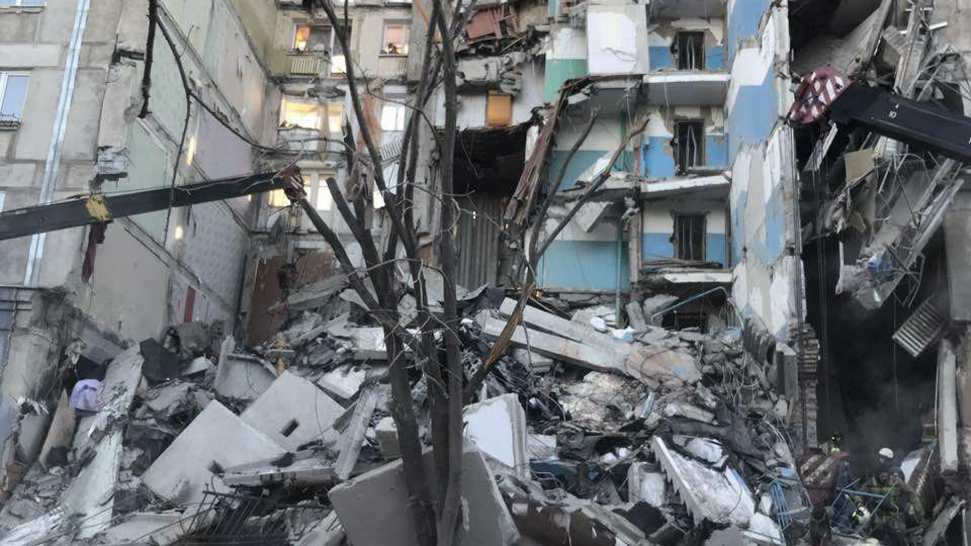 Шест деца са сред жертвите на рухналия блок в Магнитогорск