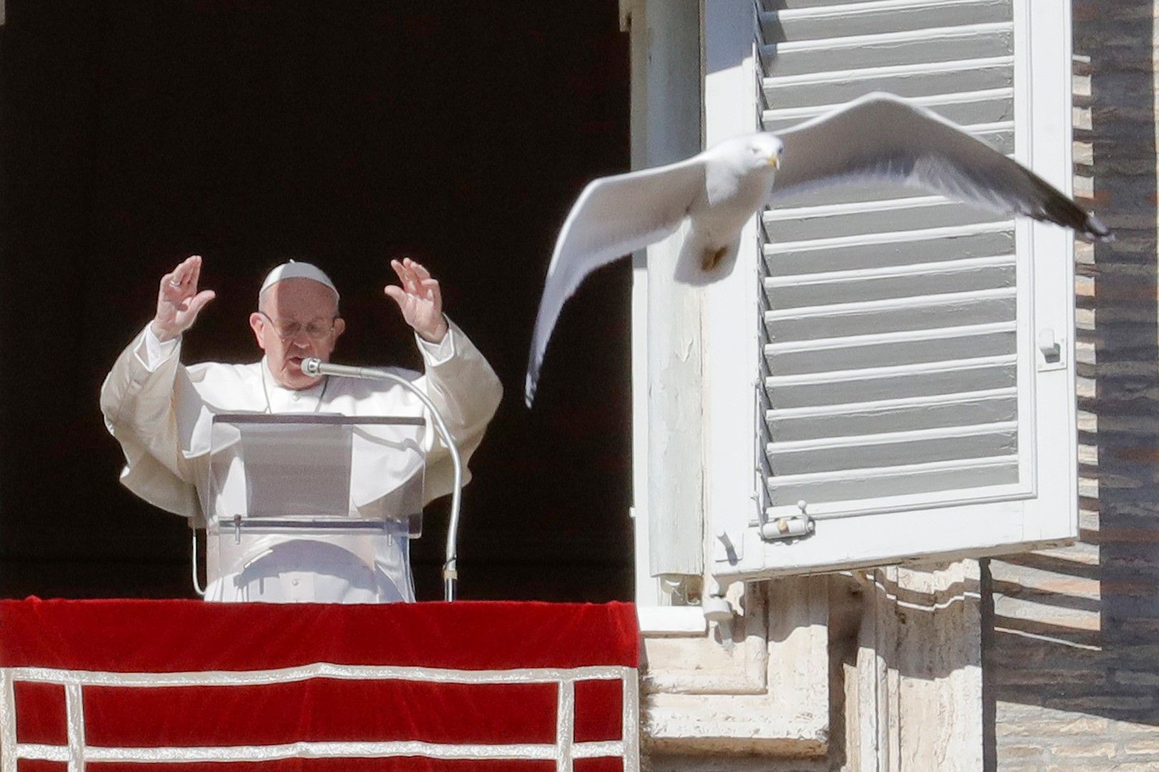 Франциск отслужи първата си за годината служба