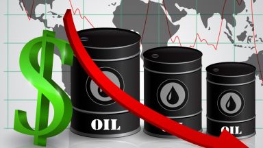 Петролът поевтиня с 1.5%, следвайки увеличените добиви в САЩ